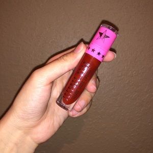 Jeffree Star liquid lipstick “Unicorn Blood”